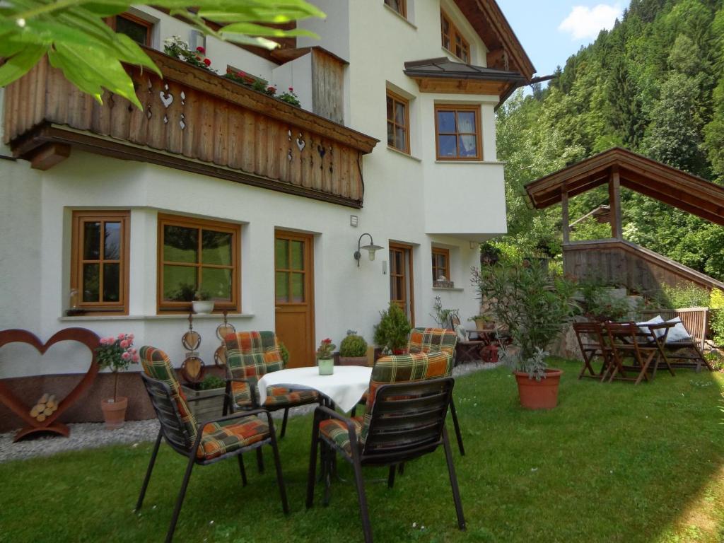 Haus Bichl Apartment Finkenberg Exterior photo